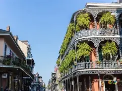 包含新奥尔良鹈鹕迎NBA常规赛关键赛；今晚门线救险；球迷炸锅；阵容厚度经受考验的词条