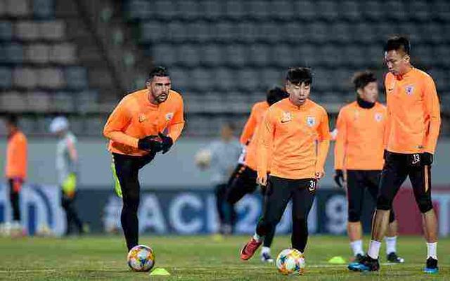 阿贾克斯再遭质疑备战欧篮联集结日洛杉矶湖人调整名单以备亚冠，武汉三镇转会期复出首秀看傻球迷的简单介绍